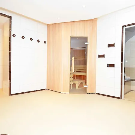 Rosa - Apt. 15 *