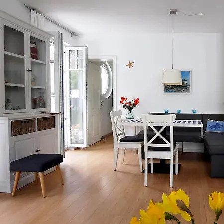 Rosa - Apt. 15 *